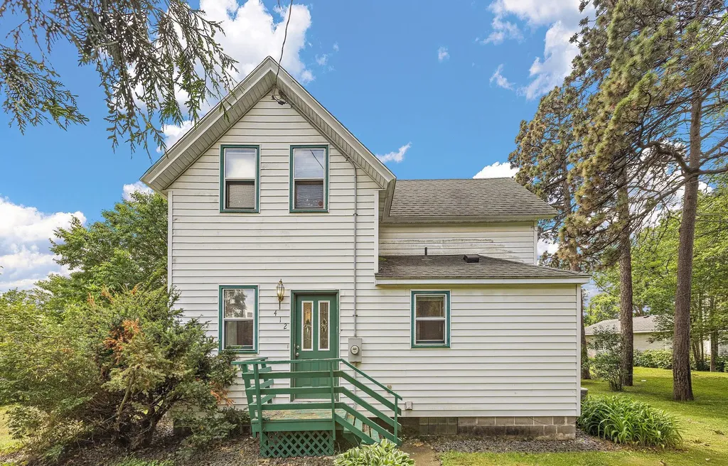 412 Oak Avenue SE Montgomery MN 56069