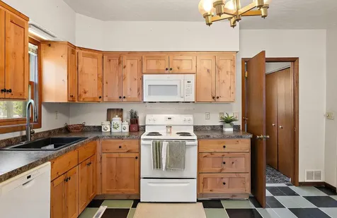 412 Oak Avenue SE Montgomery MN 56069