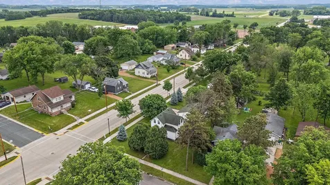 412 Oak Avenue SE Montgomery MN 56069