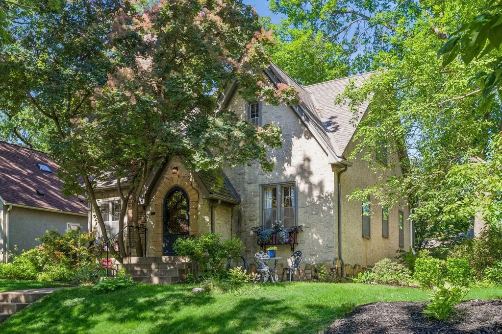 4227 Washburn Avenue N Minneapolis MN 55412