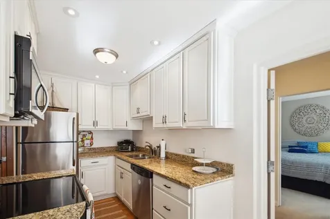 2928 Dean Parkway Minneapolis MN 55416