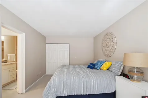 2928 Dean Parkway Minneapolis MN 55416