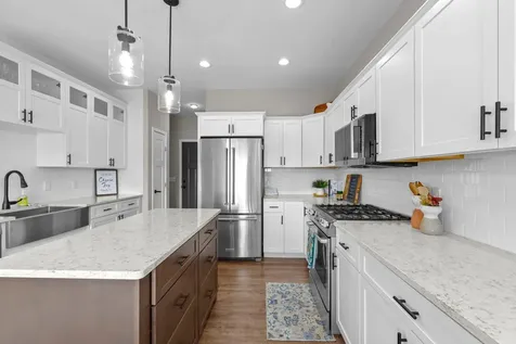207 Bouldercrest Avenue NE Owatonna MN 55060