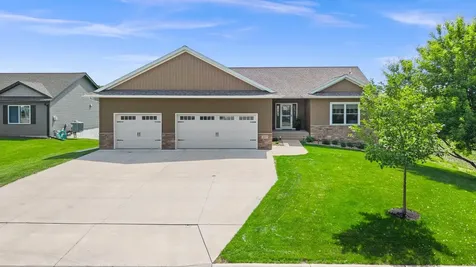 207 Bouldercrest Avenue NE Owatonna MN 55060