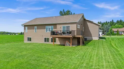 207 Bouldercrest Avenue NE Owatonna MN 55060