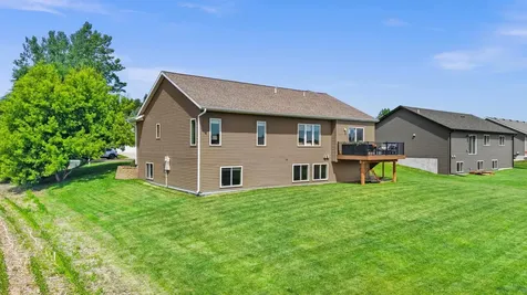 207 Bouldercrest Avenue NE Owatonna MN 55060