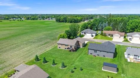 207 Bouldercrest Avenue NE Owatonna MN 55060