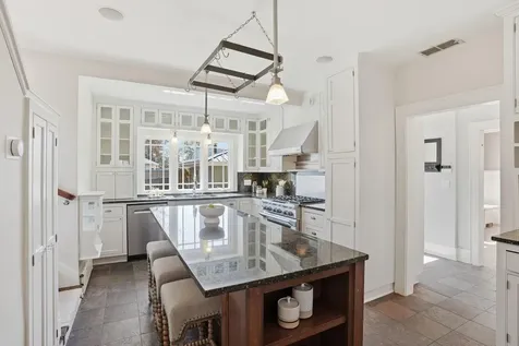 2200 Kenwood Parkway Minneapolis MN 55405
