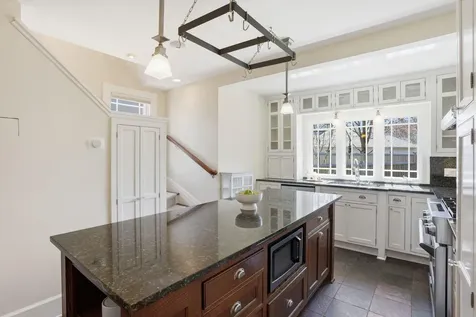 2200 Kenwood Parkway Minneapolis MN 55405
