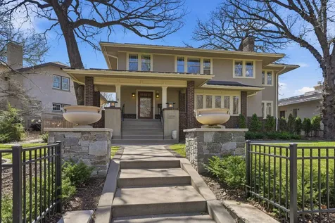 2200 Kenwood Parkway Minneapolis MN 55405