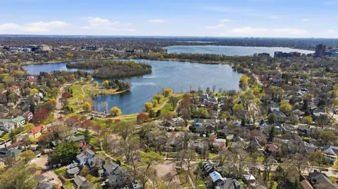 2200 Kenwood Parkway Minneapolis MN 55405
