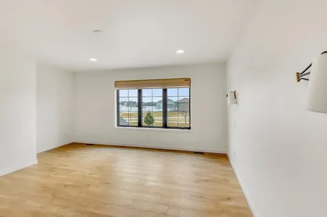 2439 Rivers Bend Dr E West Fargo ND 58078
