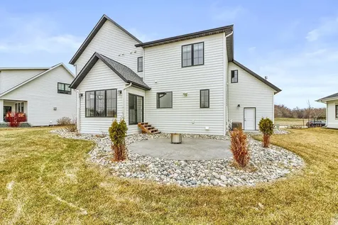 2439 Rivers Bend Dr E West Fargo ND 58078
