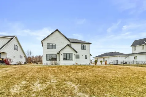 2439 Rivers Bend Dr E West Fargo ND 58078
