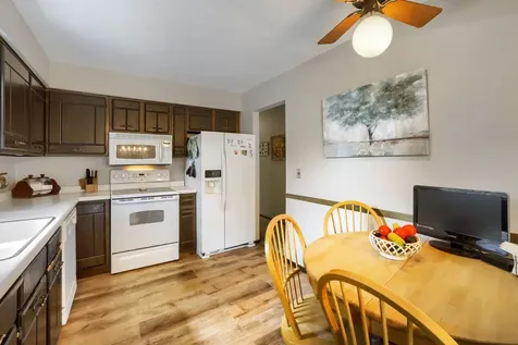 2284 Standridge Avenue Maplewood MN 55109
