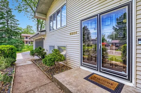 2284 Standridge Avenue Maplewood MN 55109