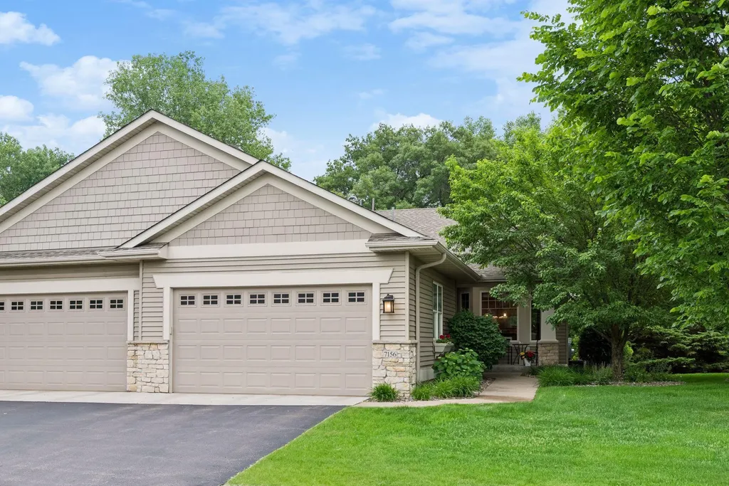 7156 Ballard Trail Inver Grove Heights MN 55077