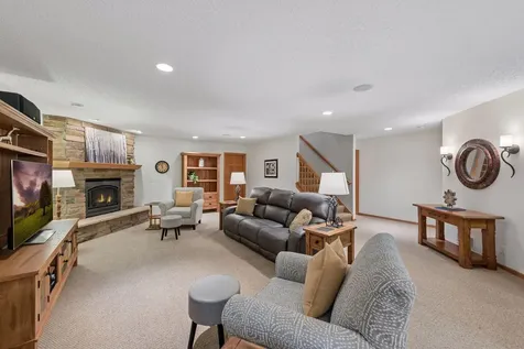 7156 Ballard Trail Inver Grove Heights MN 55077