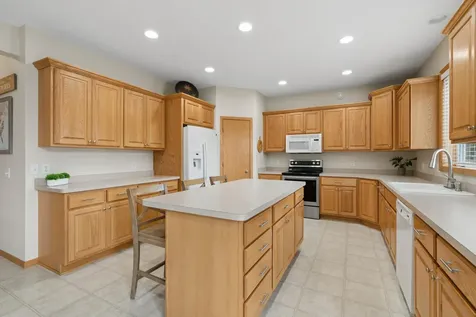 1803 Countryside Drive Shakopee MN 55379