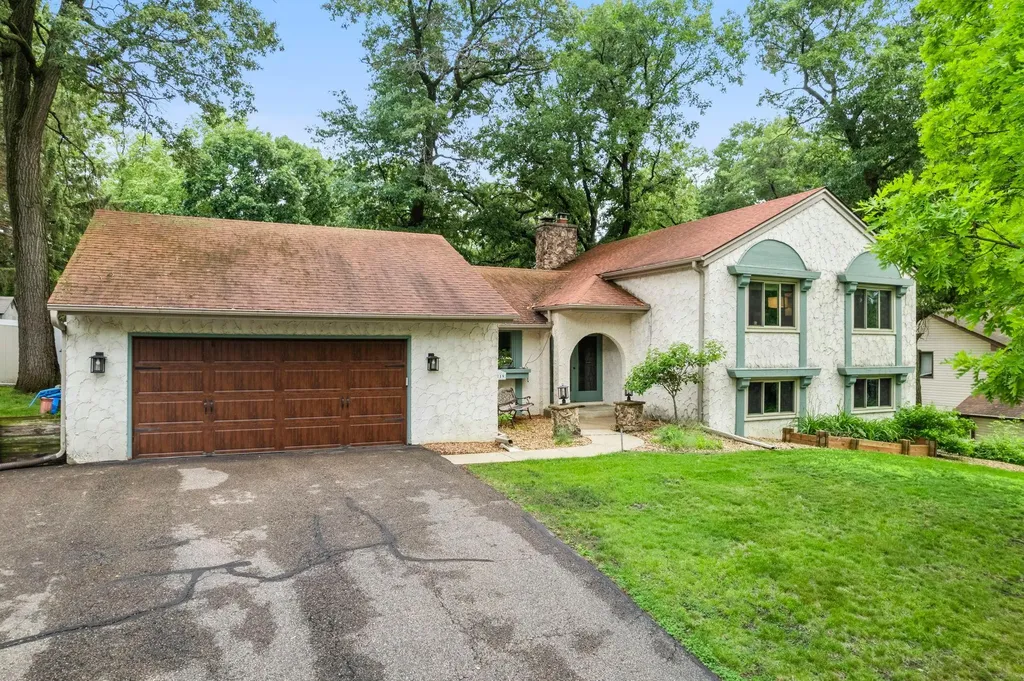 8119 Lower 129th Court Apple Valley MN 55124