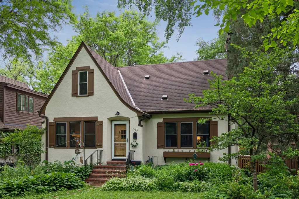1908 E River Terrace Minneapolis MN 55414