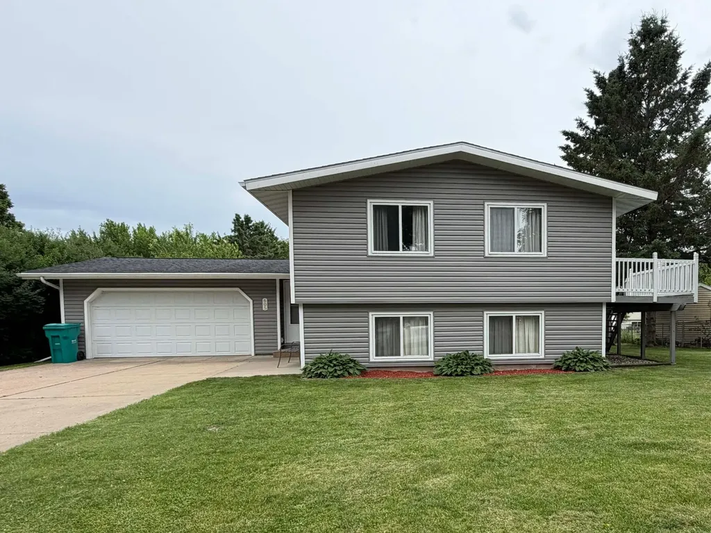 605 NW 10th Avenue Waseca MN 56093