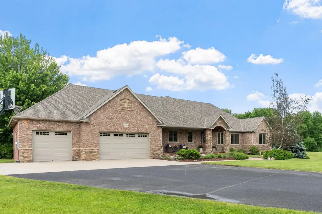 14480 Tyrol Drive Shakopee MN 55379
