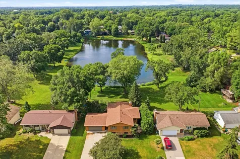 2516 Ridge Lane Mounds View MN 55112