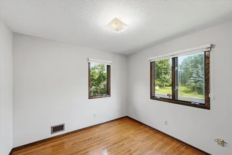 2516 Ridge Lane Mounds View MN 55112