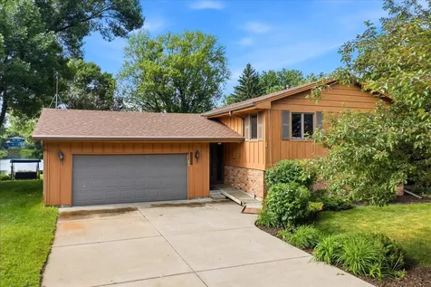 2516 Ridge Lane Mounds View MN 55112