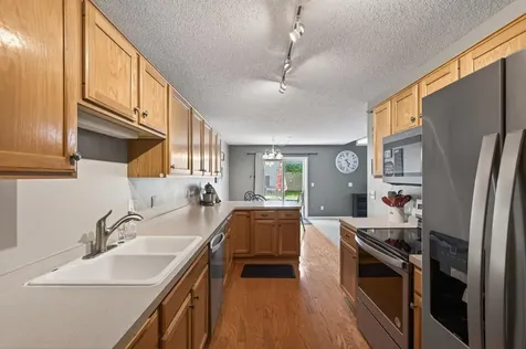 1649 Hamilton Lane Shakopee MN 55379