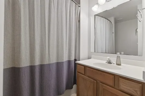 1649 Hamilton Lane Shakopee MN 55379