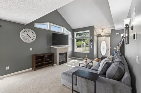 1649 Hamilton Lane Shakopee MN 55379