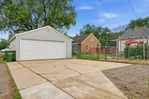 5348 Morgan Avenue N Brooklyn Center MN 55430