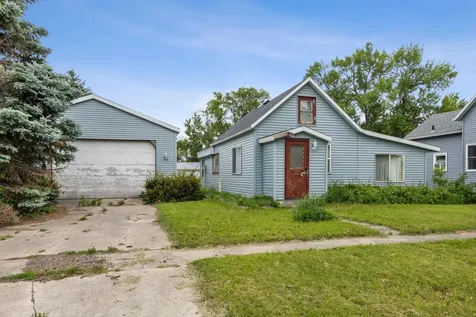 118 2nd Street SW Hillsboro ND 58045