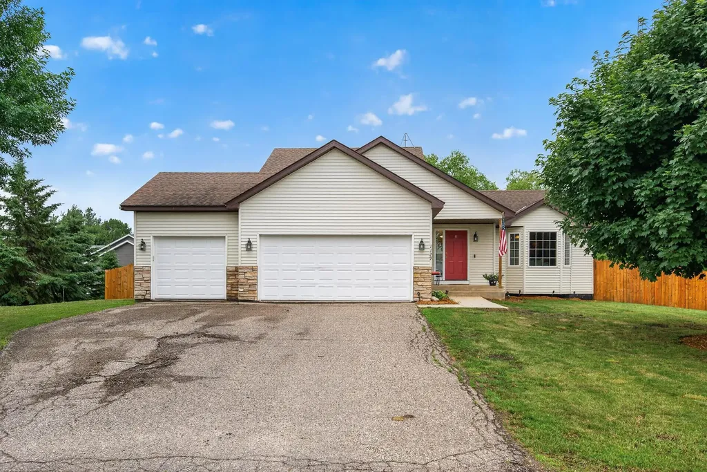 1129 Woodland Drive Howard Lake MN 55349