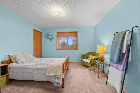 2581 Henslow Avenue N Oakdale MN 55128