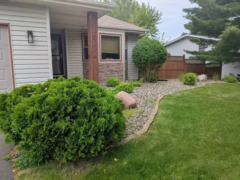 2581 Henslow Avenue N Oakdale MN 55128