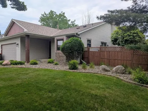 2581 Henslow Avenue N Oakdale MN 55128