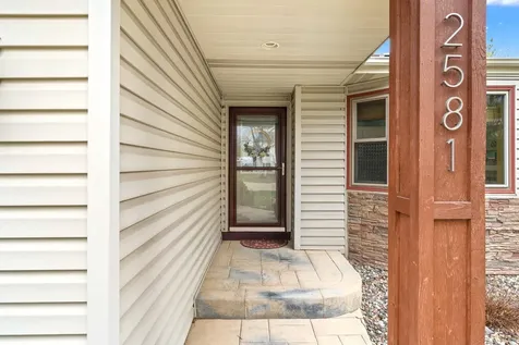 2581 Henslow Avenue N Oakdale MN 55128