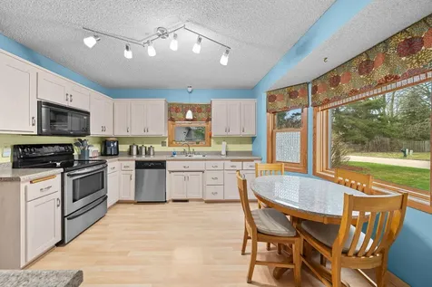 2581 Henslow Avenue N Oakdale MN 55128