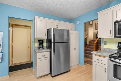 2581 Henslow Avenue N Oakdale MN 55128