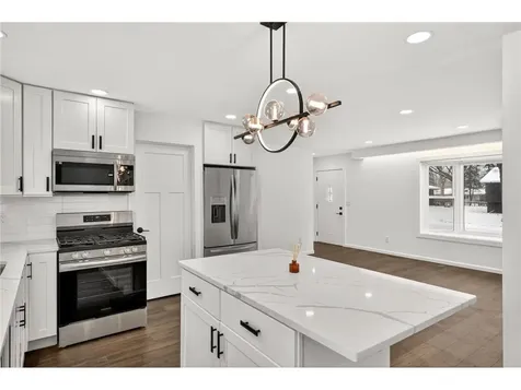 10920 Oak Knoll Terrace N Hopkins MN 55305