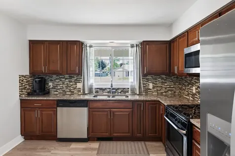 7941 Girard Court N Brooklyn Park MN 55444