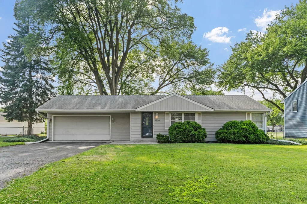8528 Columbus Avenue S Bloomington MN 55420