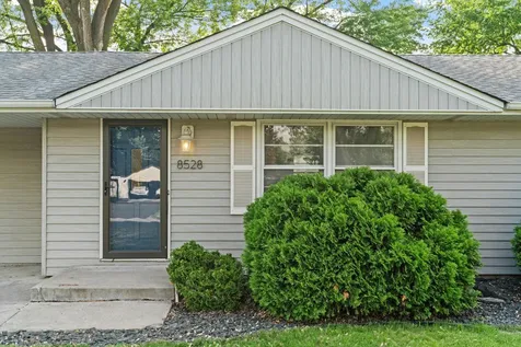 8528 Columbus Avenue S Bloomington MN 55420