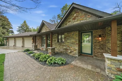 1831 Koehnen Circle Excelsior MN 55331