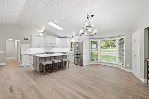1831 Koehnen Circle Excelsior MN 55331