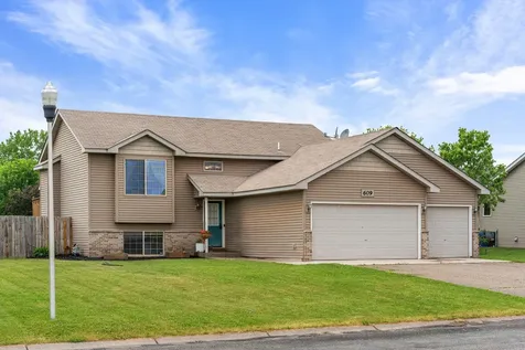 609 Bluebird Street Mora MN 55051