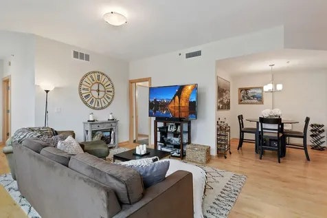 215 10th Avenue S Minneapolis MN 55415